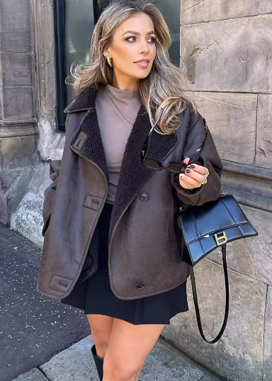 Well Tailored Jacket with a Graceful Silhouette