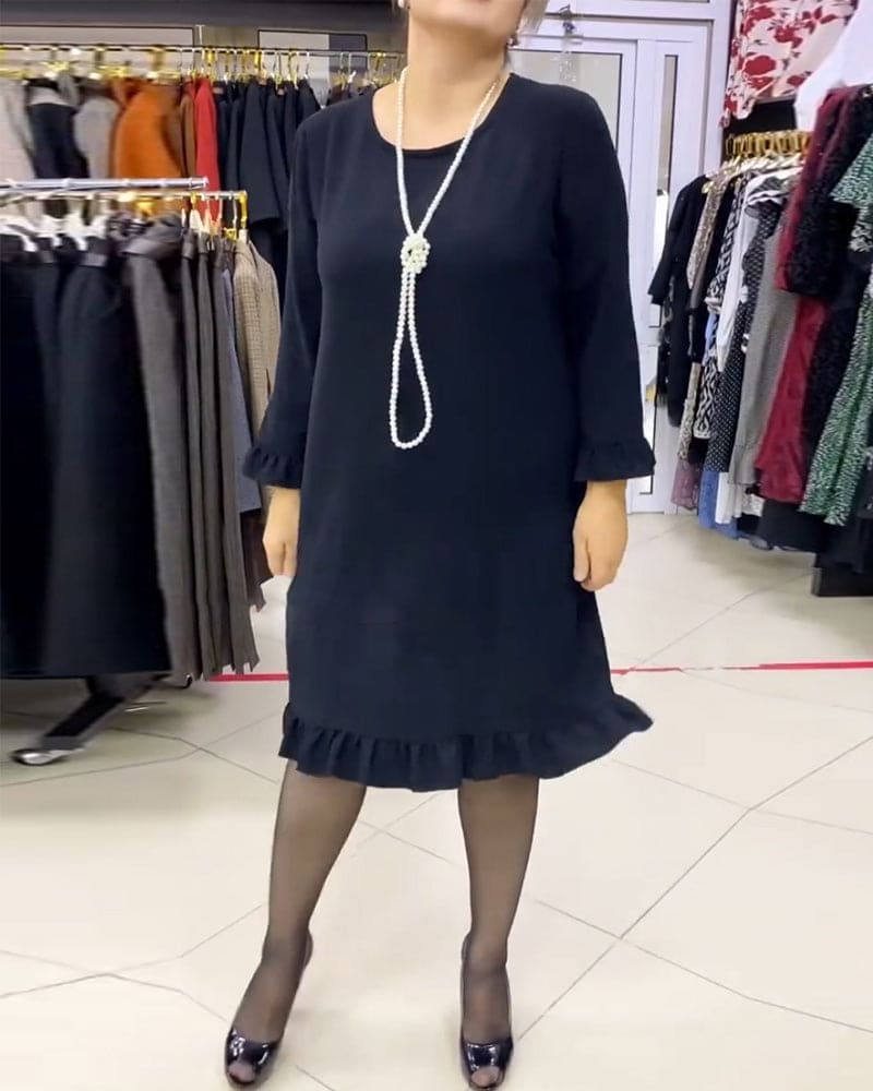 Well Tailored Dress with a Graceful Silhouette