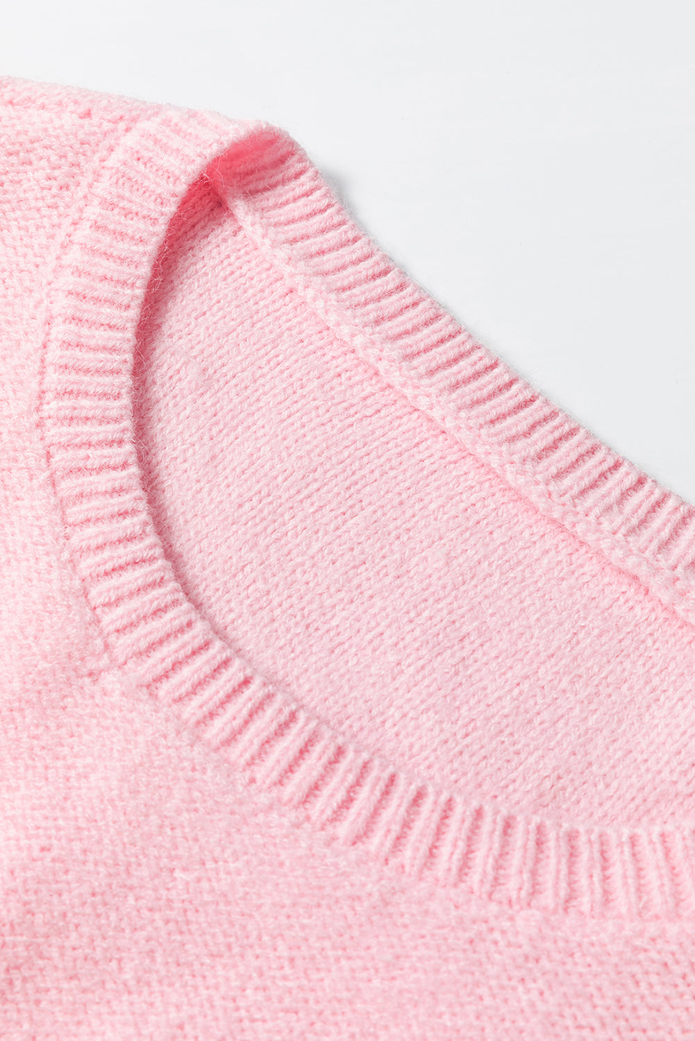 Well Tailored Sweater with a Graceful Silhouette