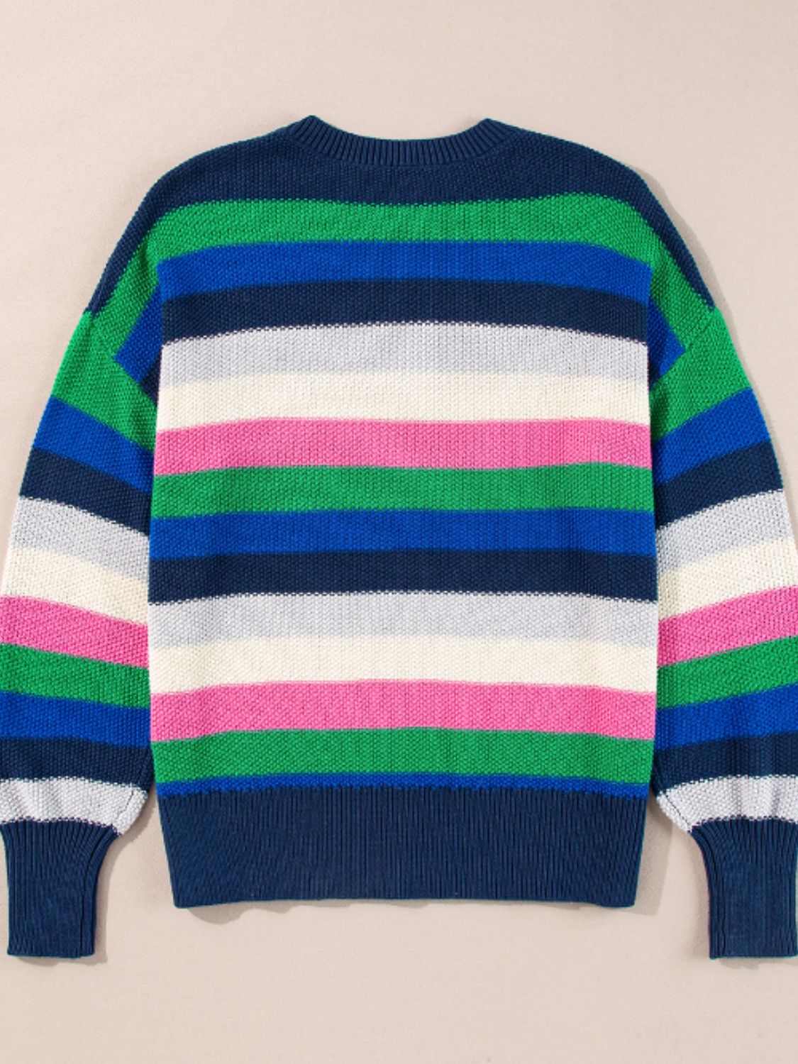 Well Tailored Sweater with a Graceful Silhouette