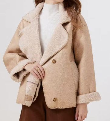 Well Tailored Jacket with a Graceful Silhouette