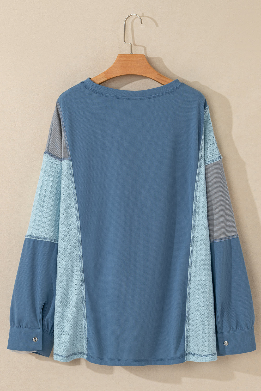 Well Tailored Top with a Graceful Silhouette