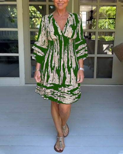 Effortlessly Elegant Dress with a Timeless Design