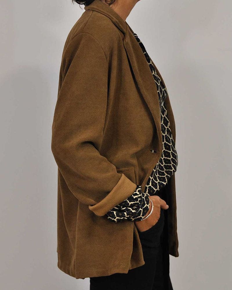 Sophisticated Blouse with a Clean Classic Look