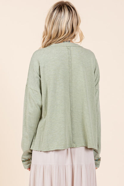 Classic Vintage T-Shirt with a Flattering Fit