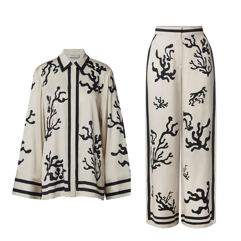 Beautifully Crafted Blouse in a Classic Style