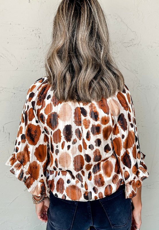 Classic Vintage Blouse with a Flattering Fit