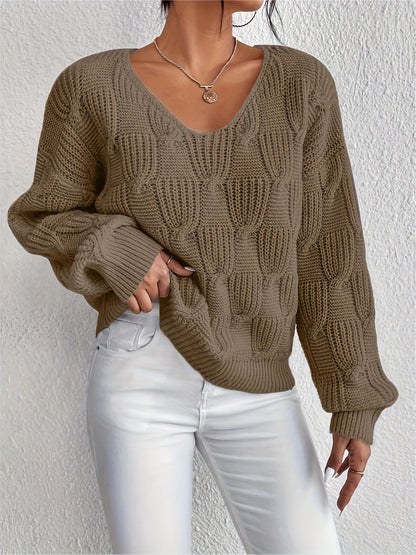 Well Tailored Sweater with a Graceful Silhouette