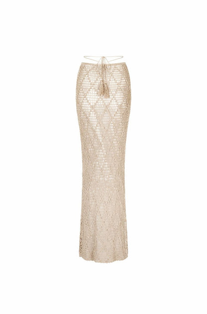 Well Tailored Top with a Graceful Silhouette