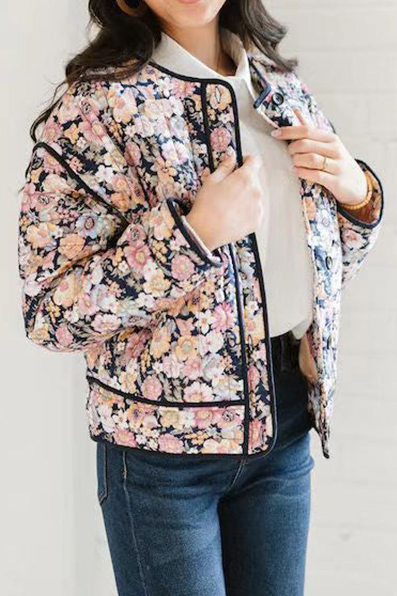 Well Tailored Coat with a Graceful Silhouette