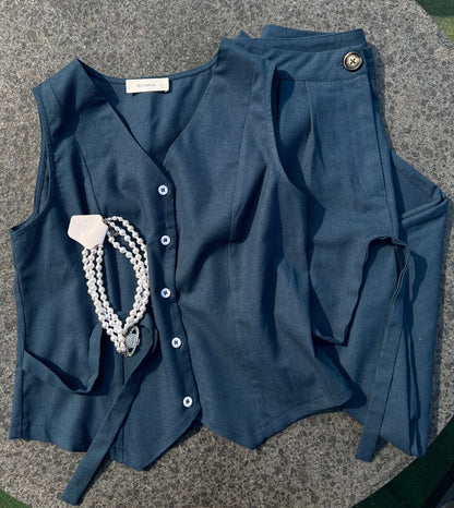 Sophisticated Trousers with a Clean Classic Look