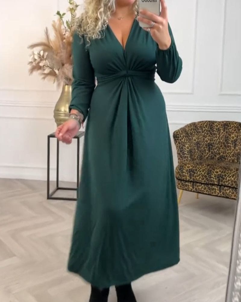 Sophisticated Dress with a Clean Classic Look