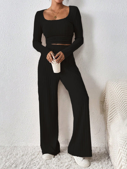 Effortlessly Elegant Trousers with a Timeless Design