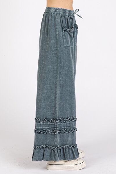 Elegantly Styled Trousers for Everyday Wear