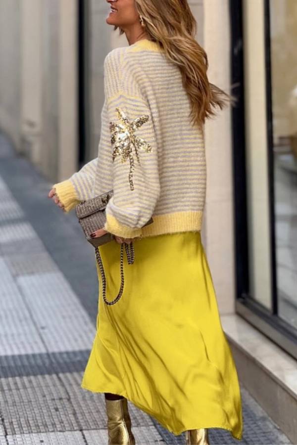 Well Tailored Sweater with a Graceful Silhouette