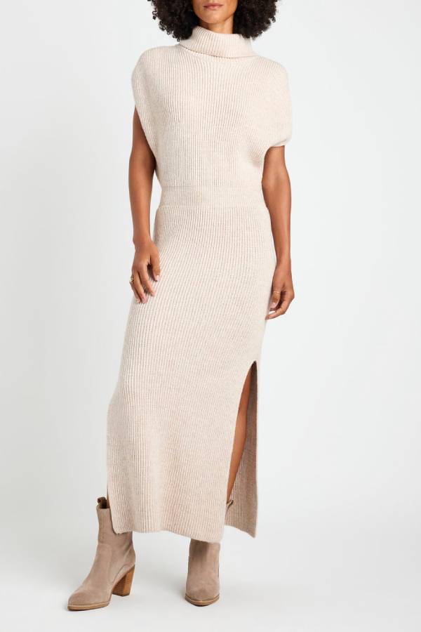 Effortlessly Elegant Sweater with a Timeless Design