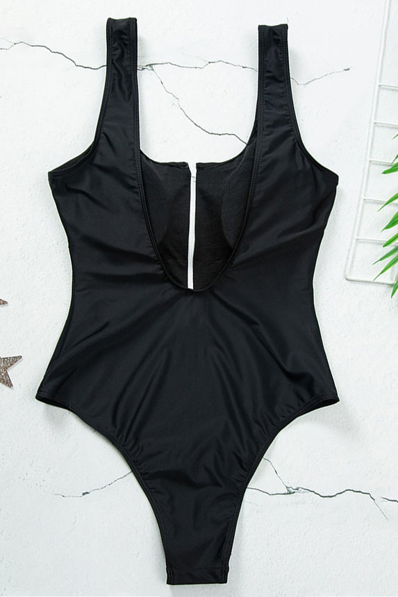 Effortlessly Elegant Garment with a Timeless Design