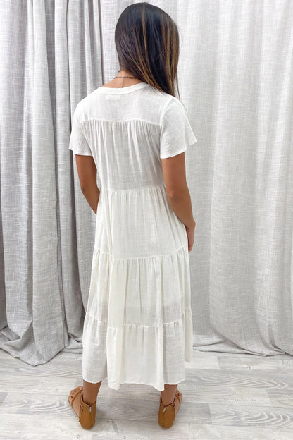 Effortlessly Elegant Dress with a Timeless Design