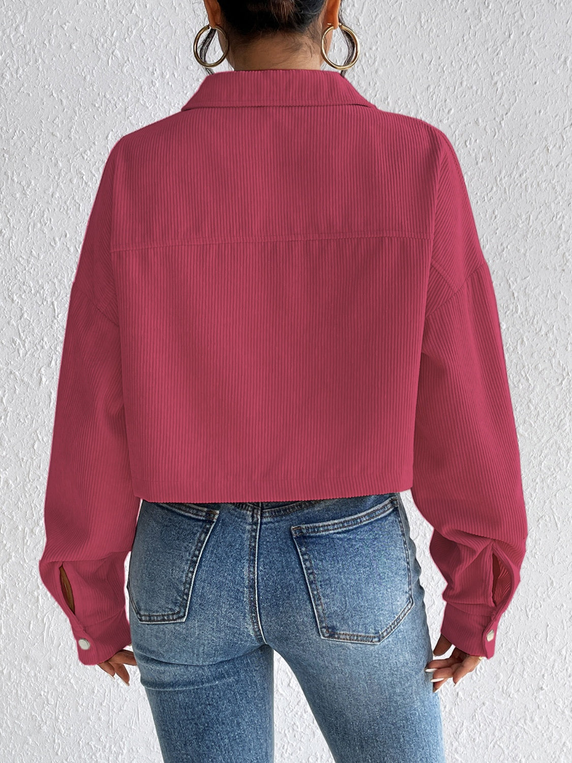 Well Tailored Jacket with a Graceful Silhouette