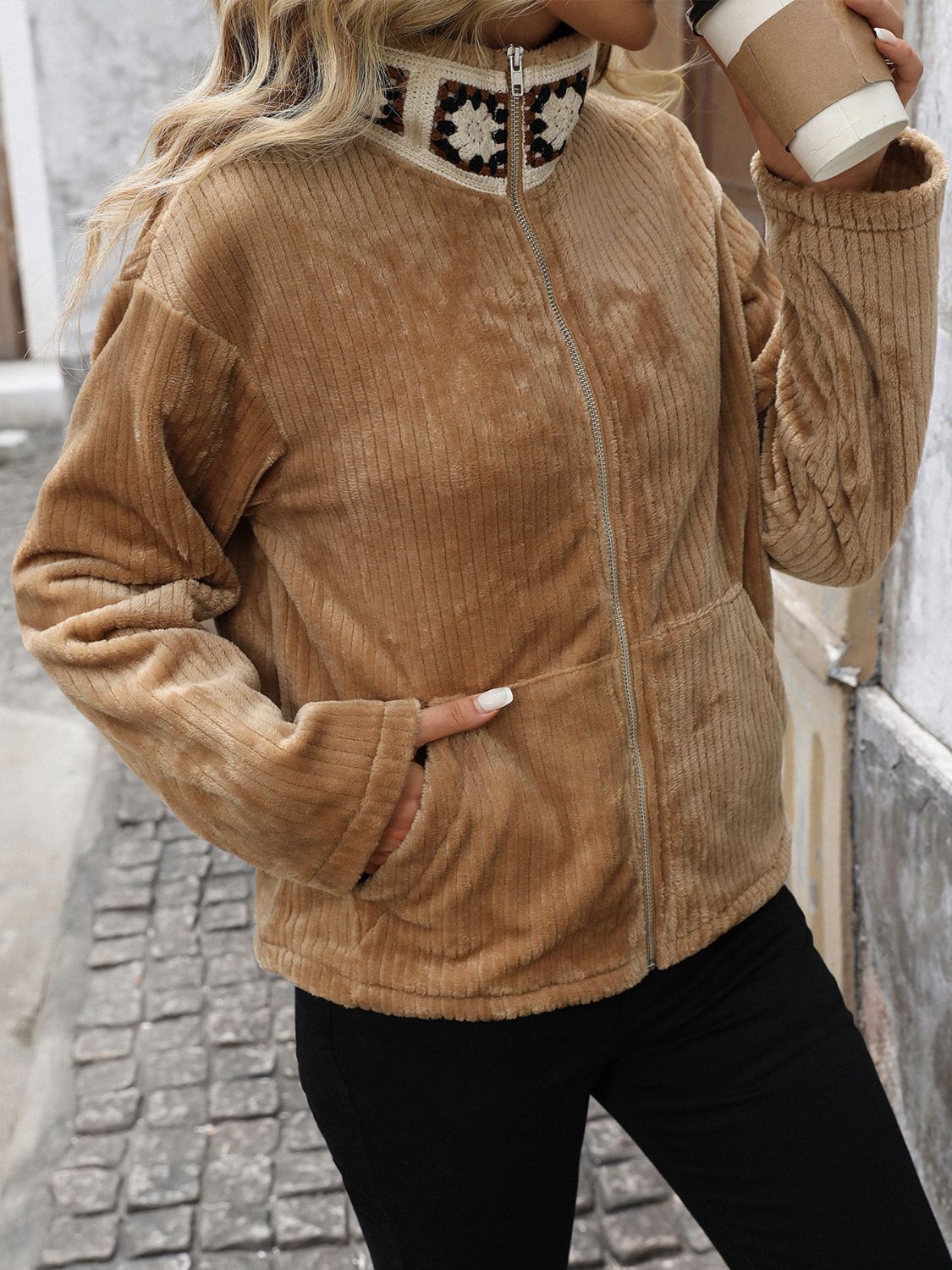 Well Tailored Jacket with a Graceful Silhouette