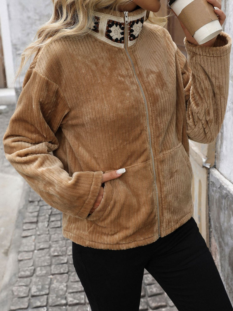 Well Tailored Jacket with a Graceful Silhouette