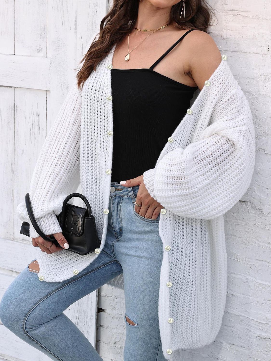 Effortlessly Elegant Cardigan with a Timeless Design