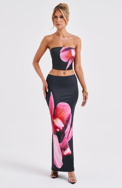 Gracefully Styled Top for Any Occasion