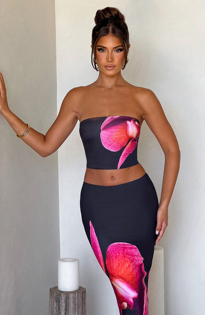 Gracefully Styled Top for Any Occasion