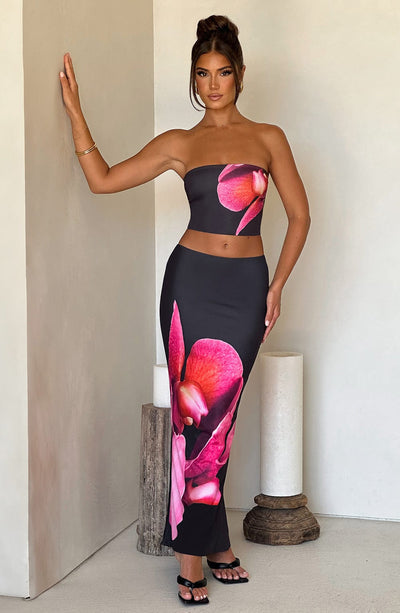Gracefully Styled Top for Any Occasion