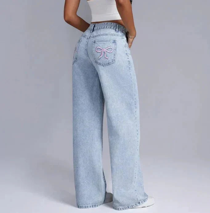 Effortlessly Elegant Garment with a Timeless Design