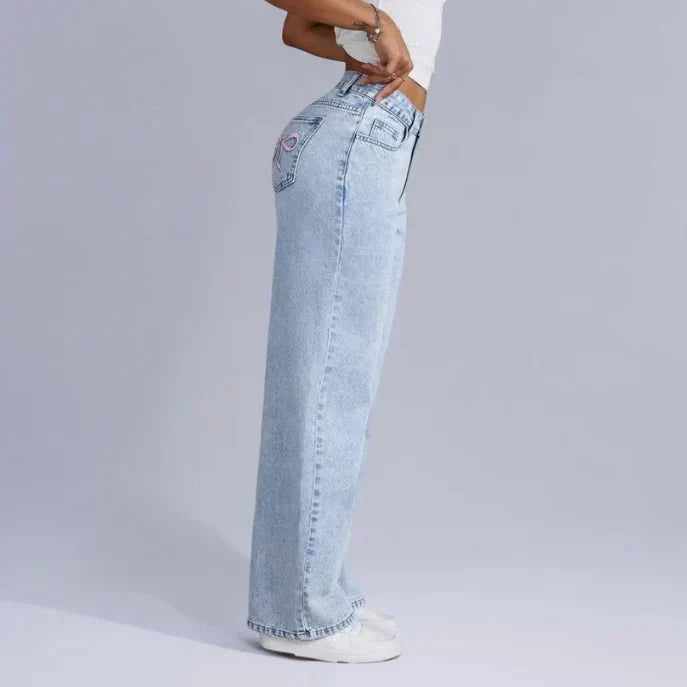 Effortlessly Elegant Garment with a Timeless Design