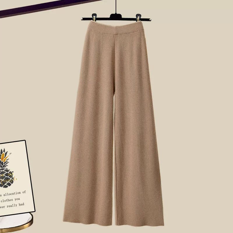 Effortlessly Elegant Garment with a Timeless Design