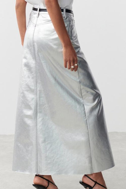 Beautifully Finished Garment in a Timeless Design
