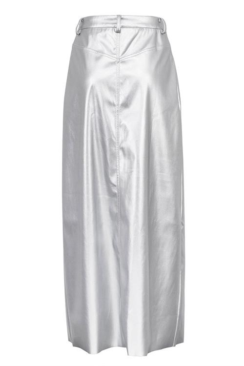 Beautifully Finished Garment in a Timeless Design