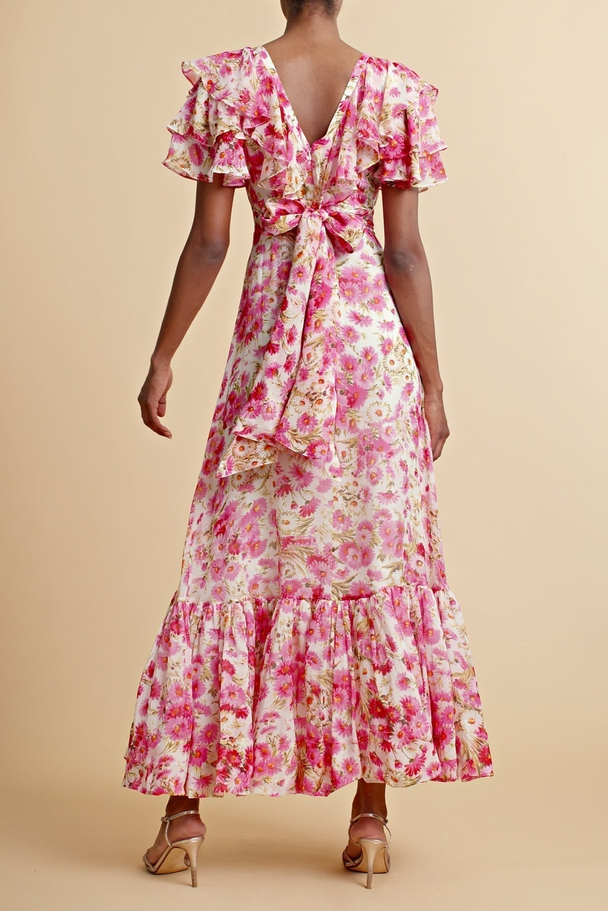 Gracefully Styled Dress for Any Occasion