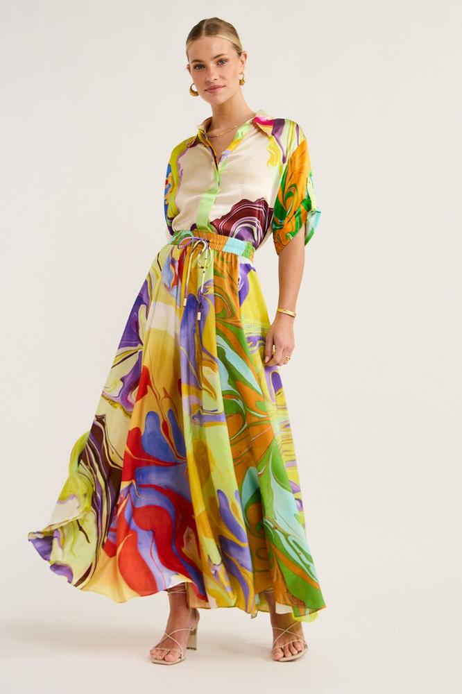 Beautifully Crafted Blouse in a Classic Style