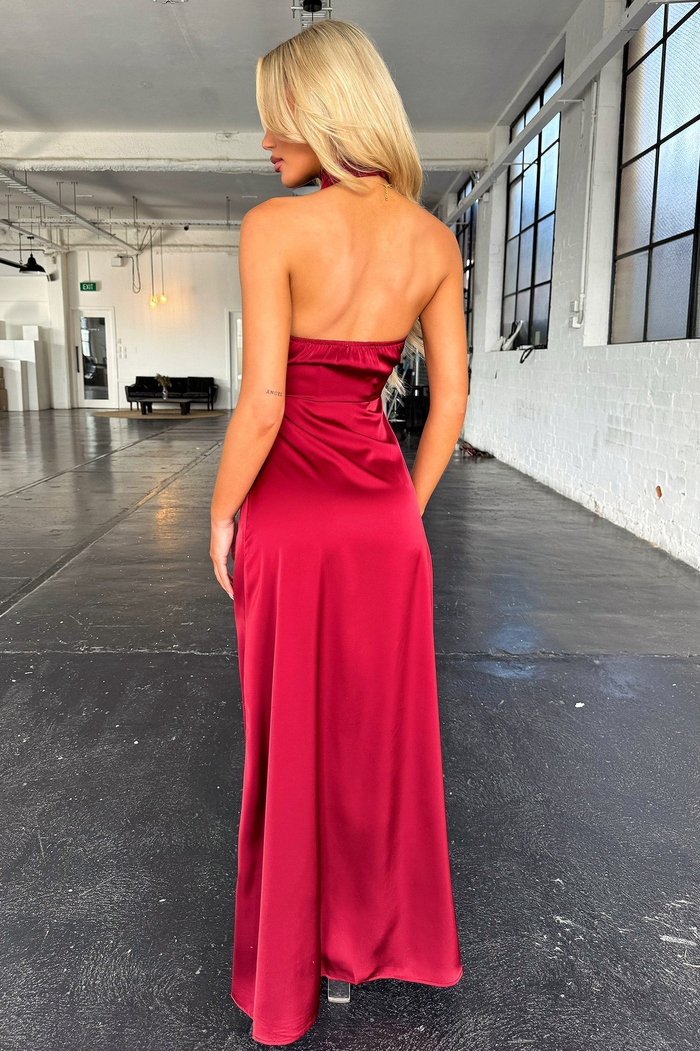 Gracefully Styled Dress for Any Occasion
