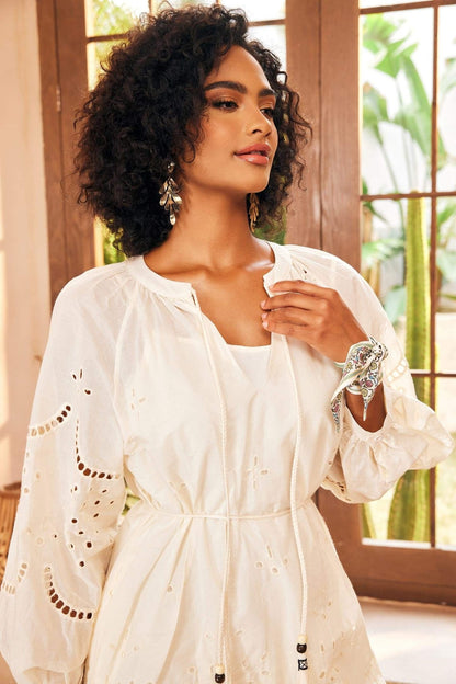 Beautifully Finished Dress in a Timeless Design