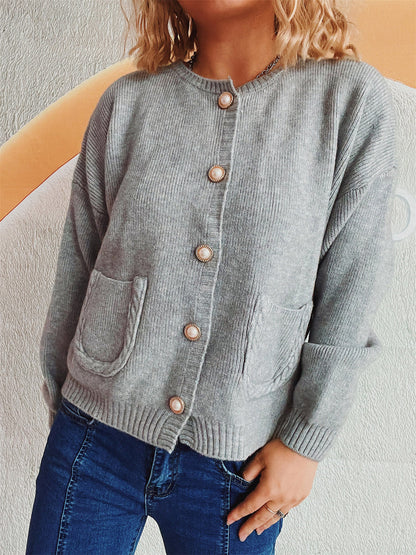 Well Tailored Cardigan with a Graceful Silhouette