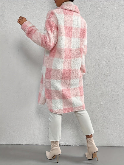 Well Tailored Coat with a Graceful Silhouette