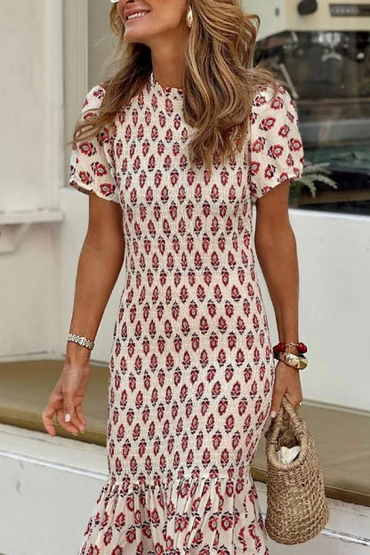 Beautifully Finished Dress in a Timeless Design