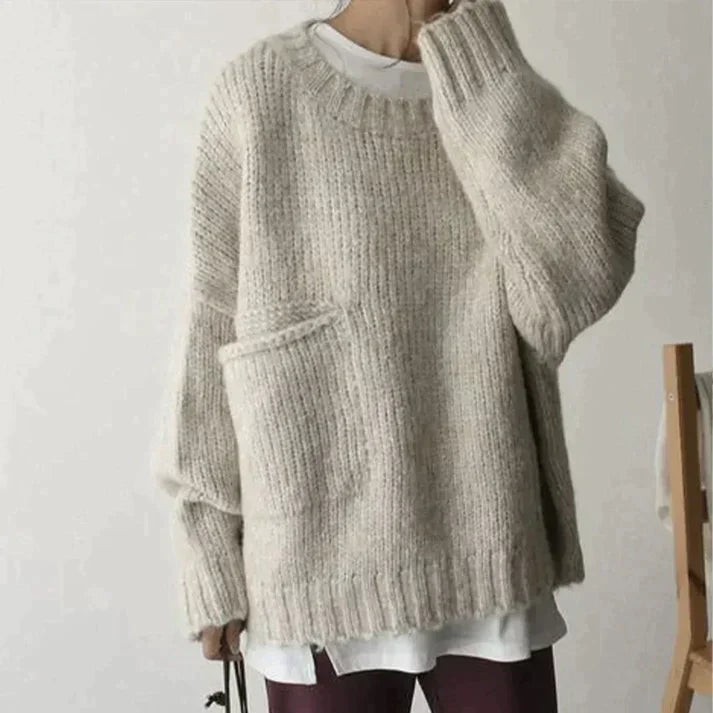 Noemí® | Ivory oversized sweater with front pocket