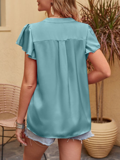 Classic Vintage Blouse with a Flattering Fit