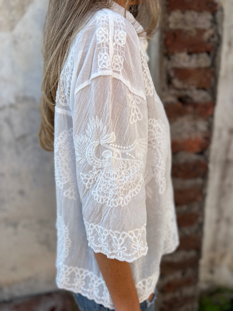 Sophisticated Blouse with a Clean Classic Look