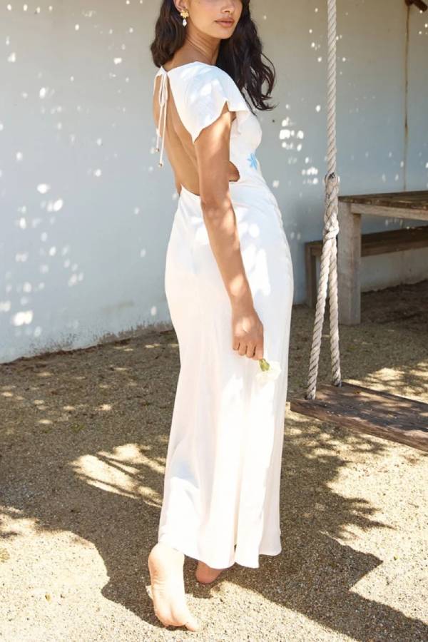 Well Tailored Dress with a Graceful Silhouette
