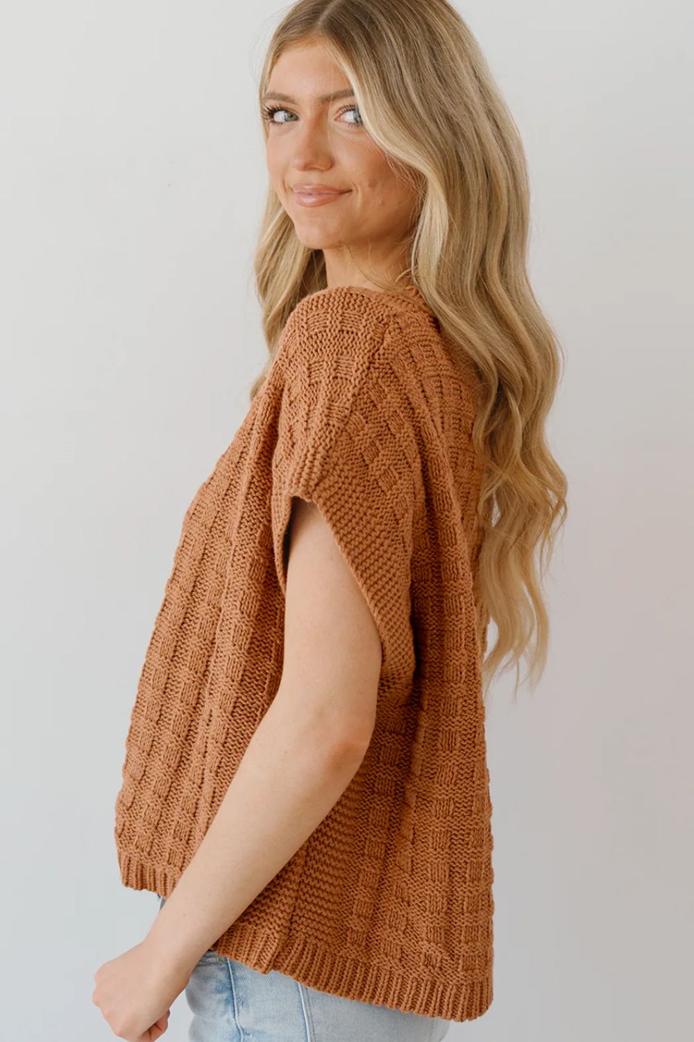 Well Tailored Pullover with a Graceful Silhouette
