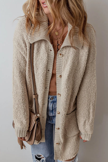 Well Tailored Cardigan with a Graceful Silhouette