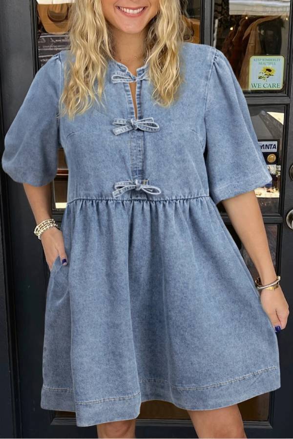 Sophisticated Dress with a Clean Classic Look
