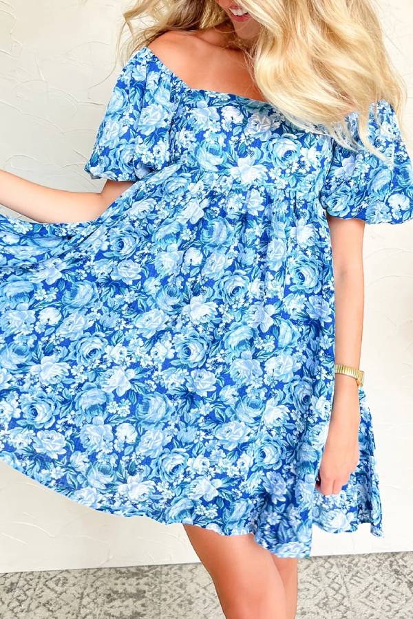 Classic Vintage Dress with a Flattering Fit