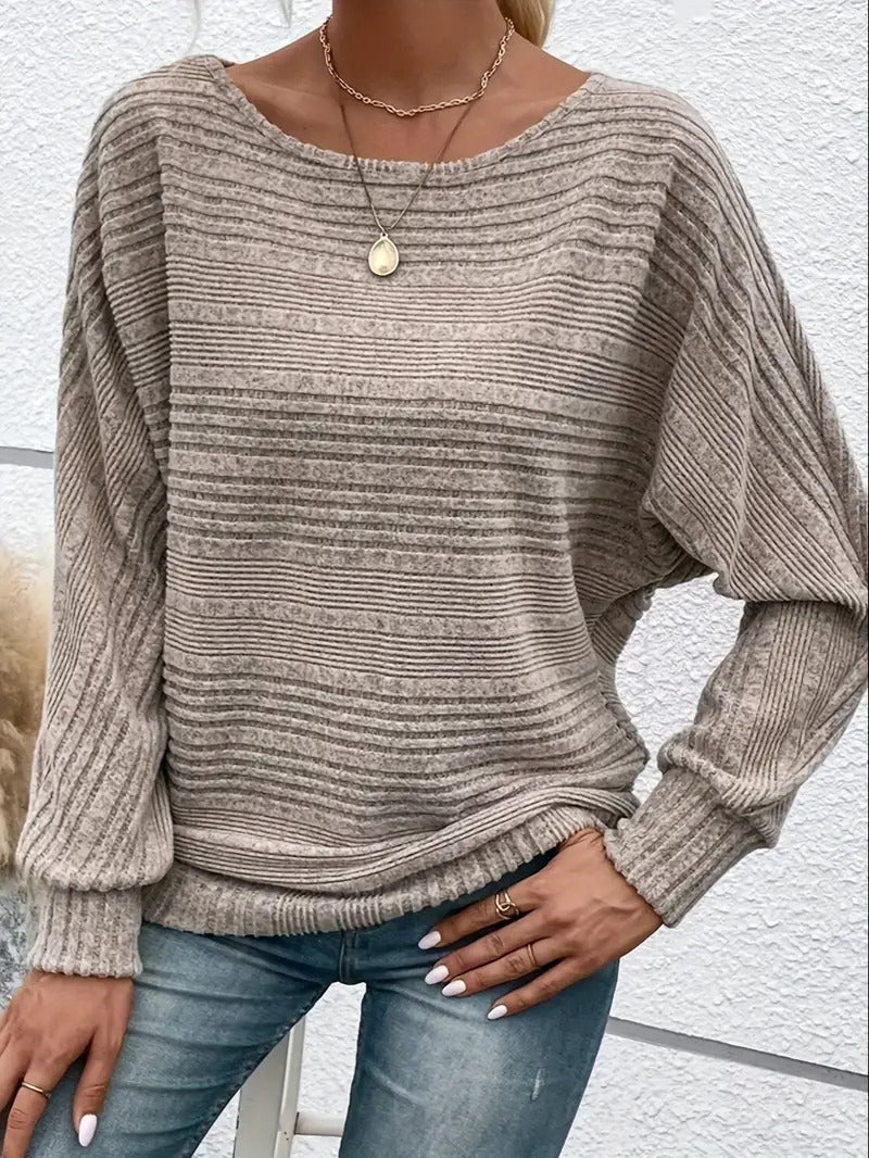 Well Tailored Sweater with a Graceful Silhouette